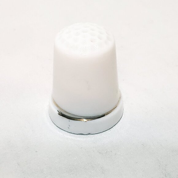 Niagara Falls Canada Thimble Souvenir Porcelain Vintage 1" White Maple Leaf - Picture 4 of 7